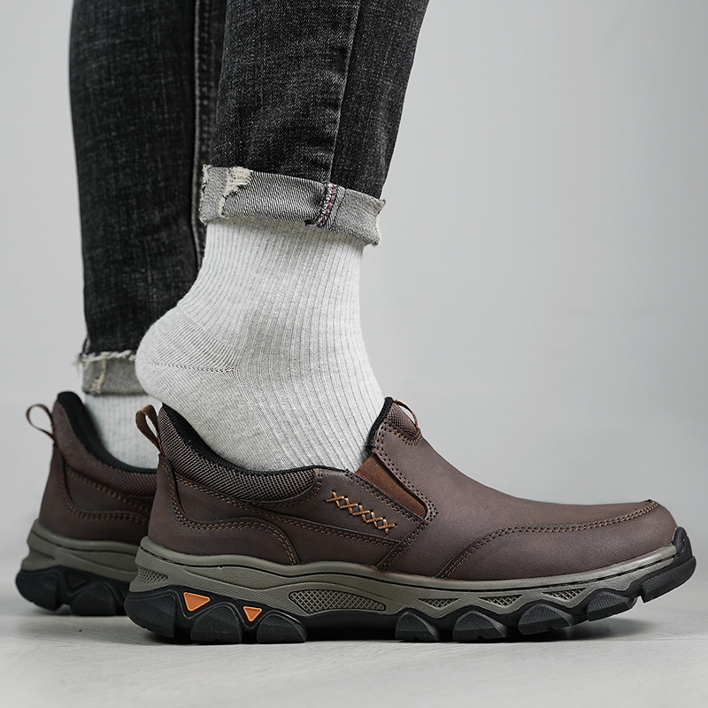 Rubber Wear-resistant Men's Casual Leather Shoes - Image 3