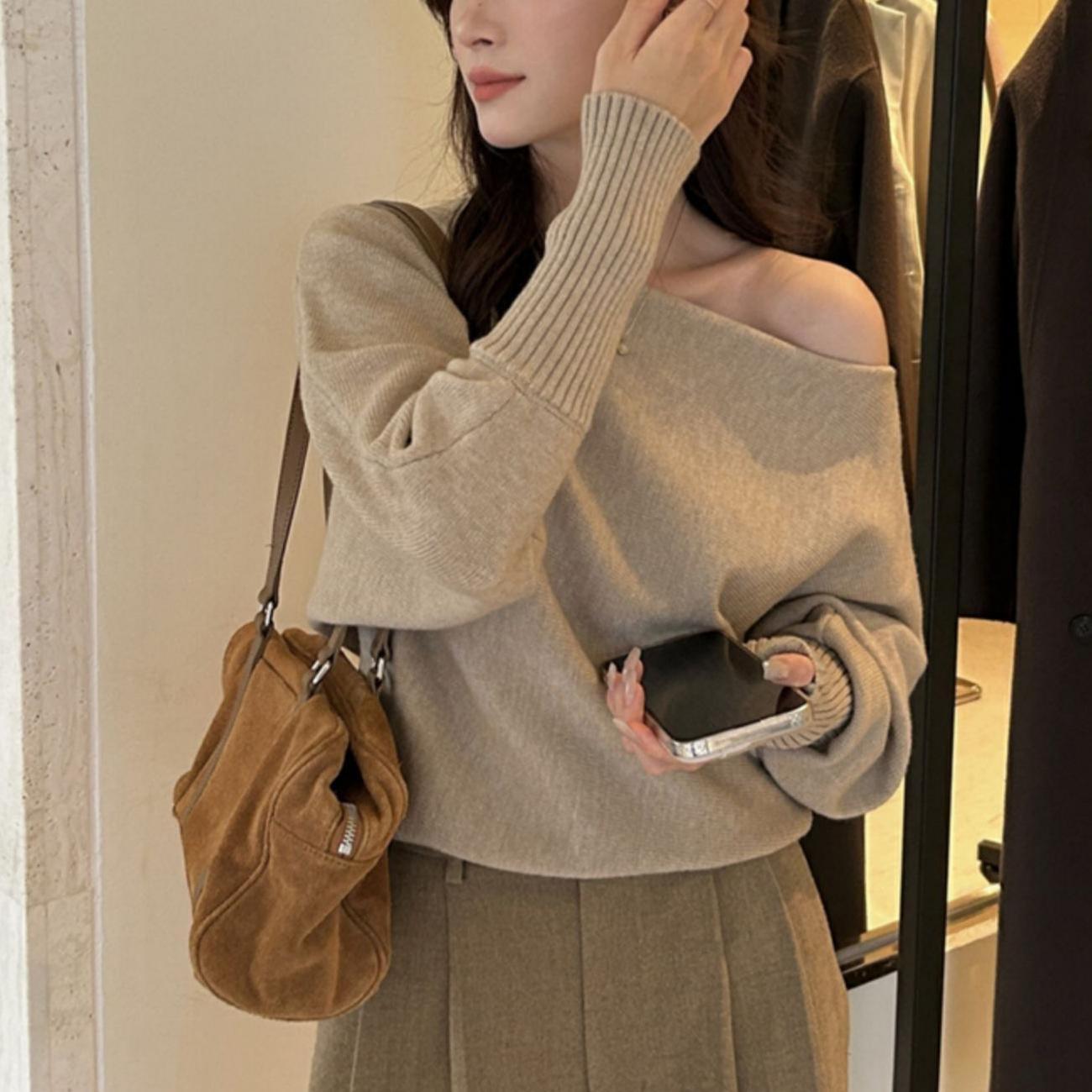 Gentle Off-shoulder Collar Lantern Sleeve Sweater Women - Image 2