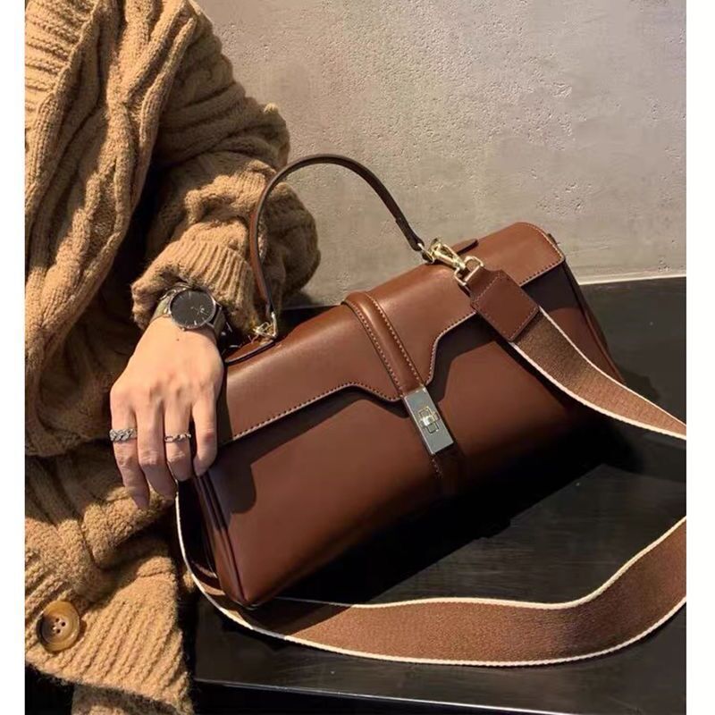 Women's Solid Color Fashion Large Capacity Cowhide Messenger Bag - Image 5